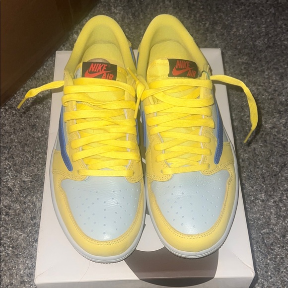 Nike Shoes - Nike Travis Scott